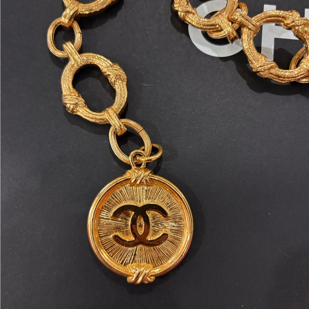 Authentic CHANEL double chain link gold plated medallion vintage belt 95cm - Picture 7 of 9
